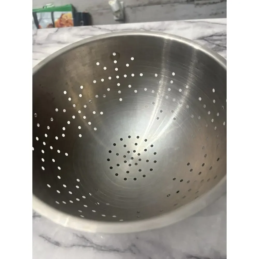 Gourmet Standard 5.5 Quart/5.2 Liter Stainless Steel Strainer/Colander